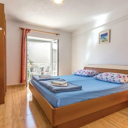 Nice Apartment In Makarska Exterior photo